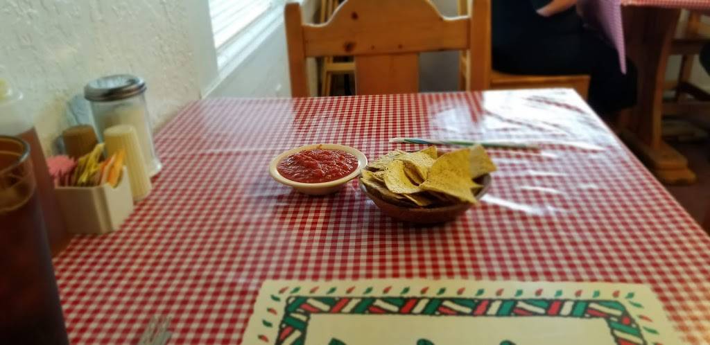 Montaños Family Restaurant | restaurant | 417 S Main St, Belen, NM 87002, USA | 5058643370 OR +1 505-864-3370