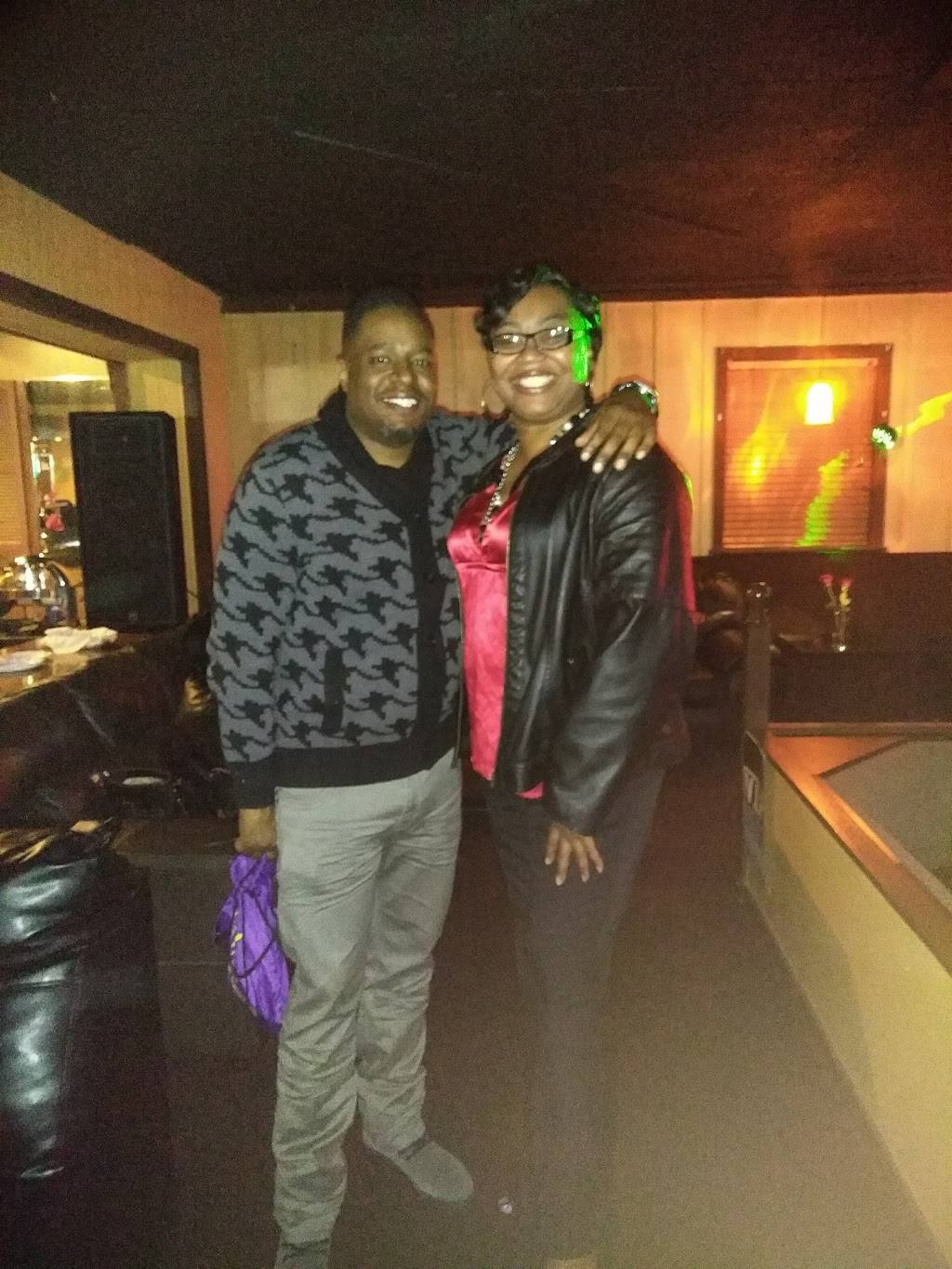 Chips Supper Club | restaurant | 4031 Richfield Rd, Flint, MI 48506, USA | 8108776290 OR +1 810-877-6290