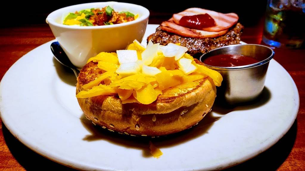 Charlestons Restaurant | restaurant | 251 E Hillside Dr, Broken Arrow, OK 74012, USA | 9183559177 OR +1 918-355-9177