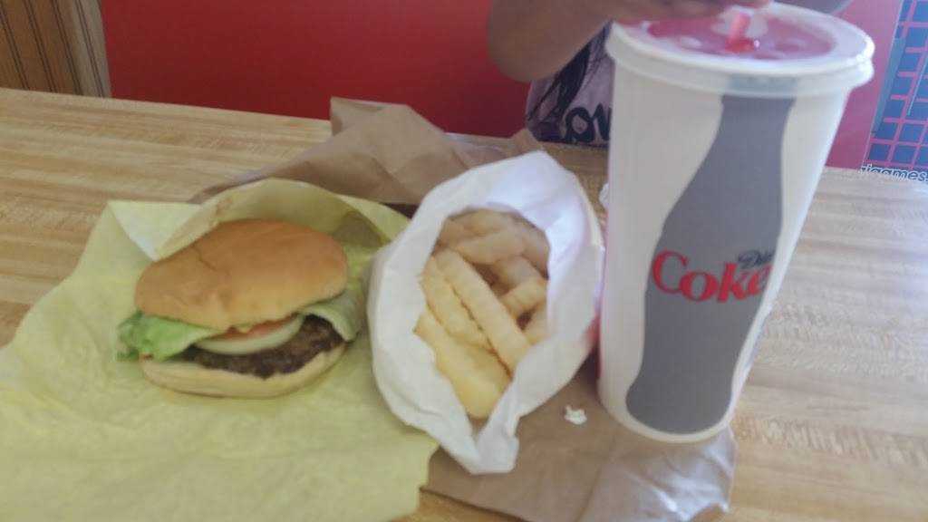 Islander Drive Inn | restaurant | 935 California Ave # B14, Wahiawa, HI 96786, USA | 8086218881 OR +1 808-621-8881