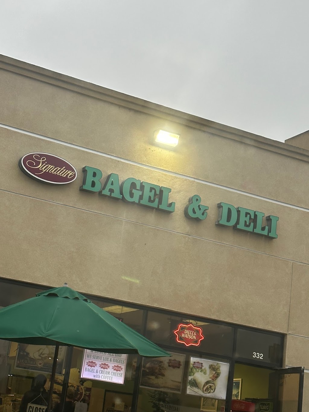 Signature Bagel & Deli | bakery | 332 W Valley Pkwy, Escondido, CA 92025, USA | 7608392226 OR +1 760-839-2226