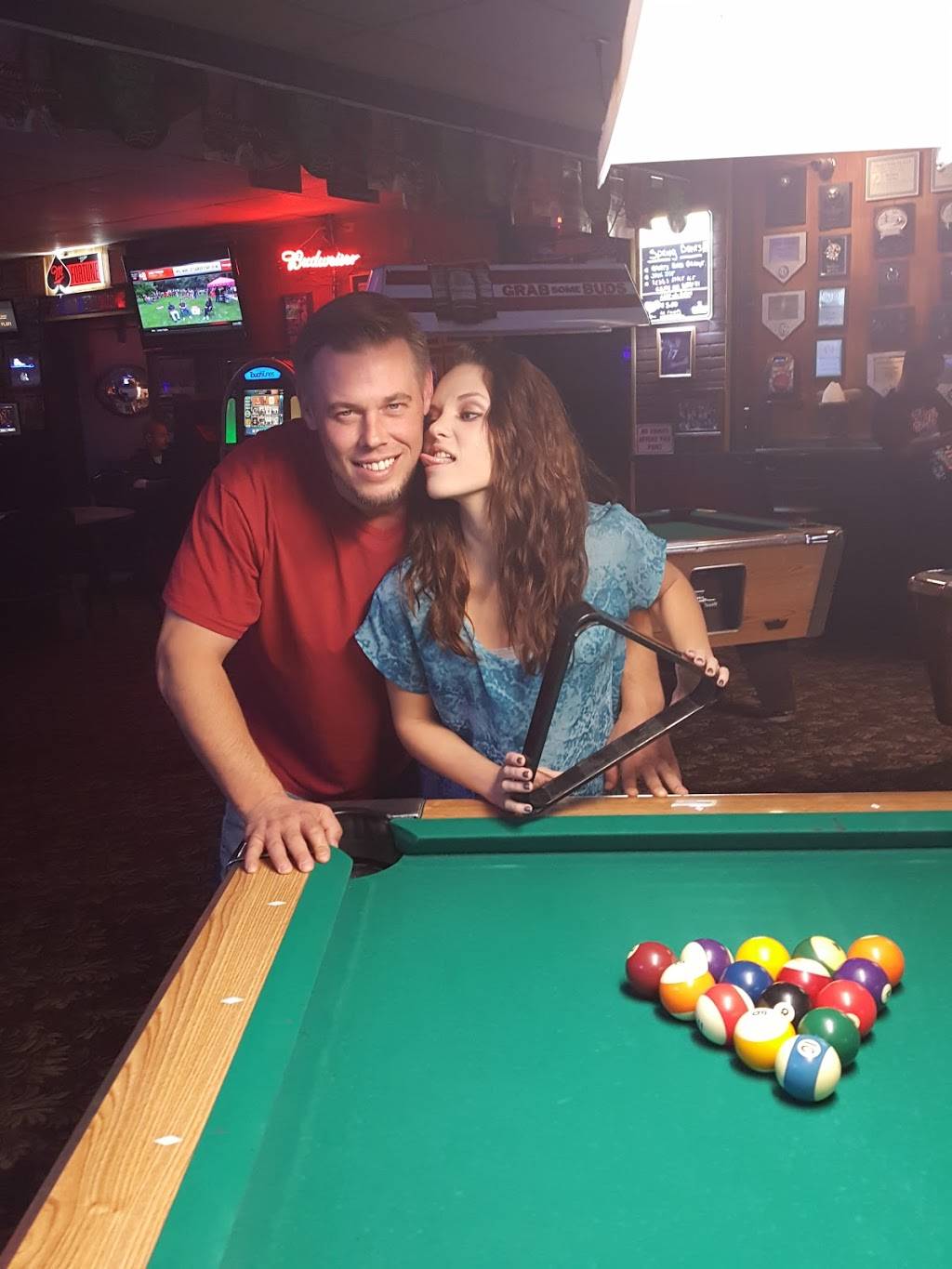 Champs Bar & Grill | restaurant | 1106 S Seneca St, Wichita, KS 67213, USA | 3162621284 OR +1 316-262-1284