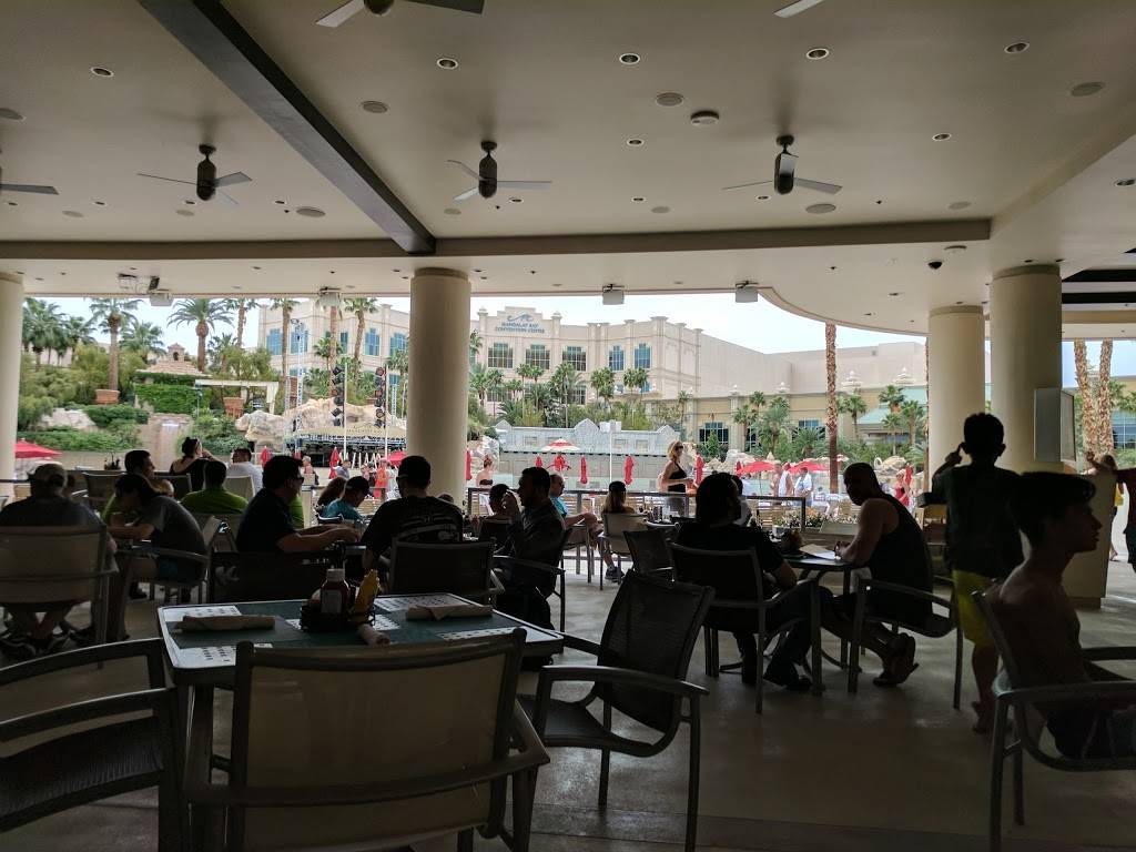 Beach Bar and Grill | restaurant | 3950 S Las Vegas Blvd, Las Vegas, NV 89119, USA | 7026327777 OR +1 702-632-7777