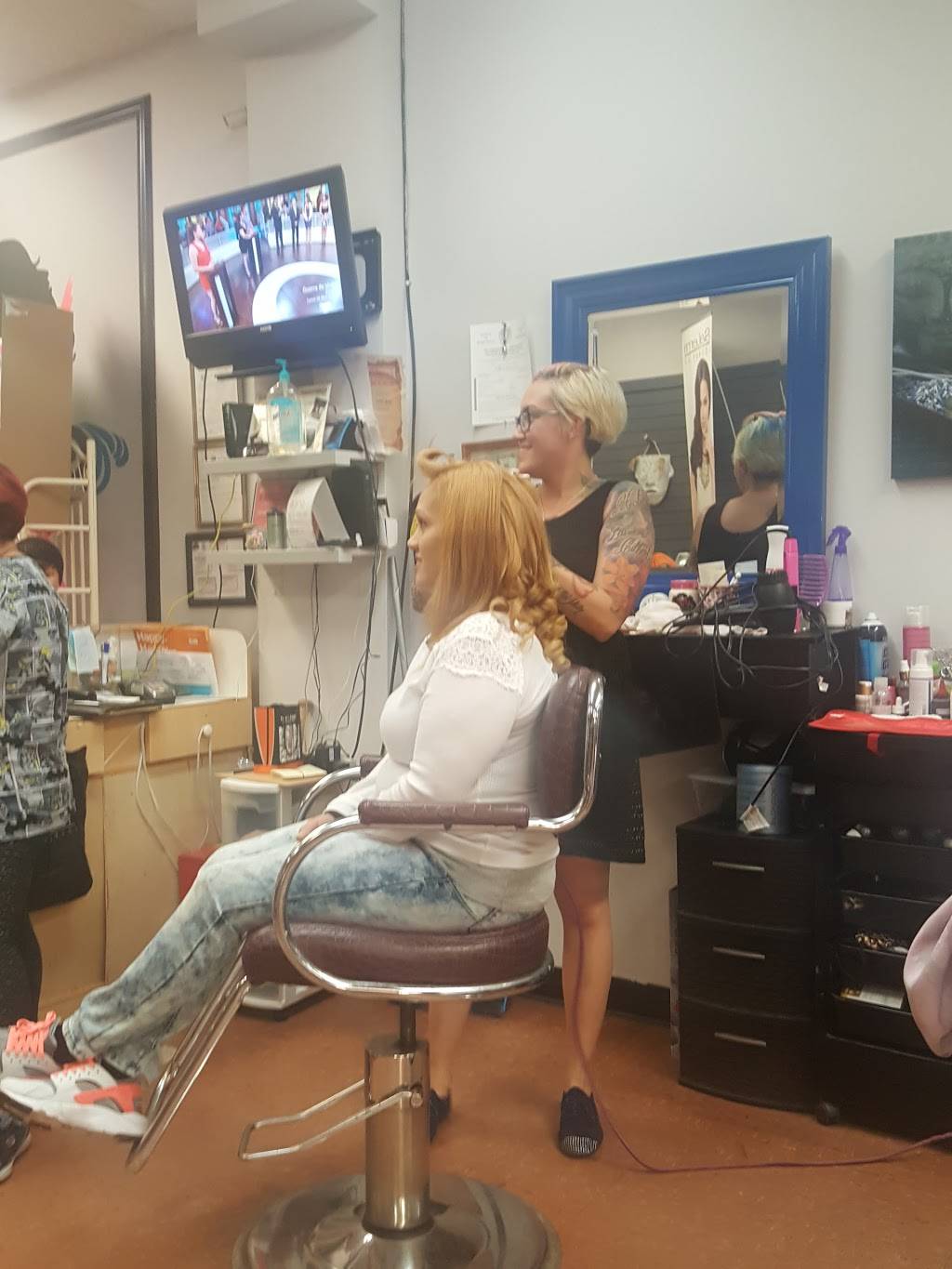 Brennans Place | restaurant | 173 High St, Holyoke, MA 01040, USA | 4135339893 OR +1 413-533-9893