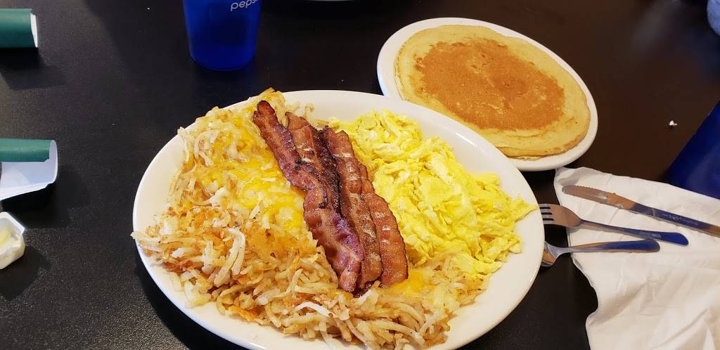 Little Miss Sophies Country Kitchen | restaurant | 7 Farmington Rd, Rochester, NH 03867, USA | 6033322700 OR +1 603-332-2700