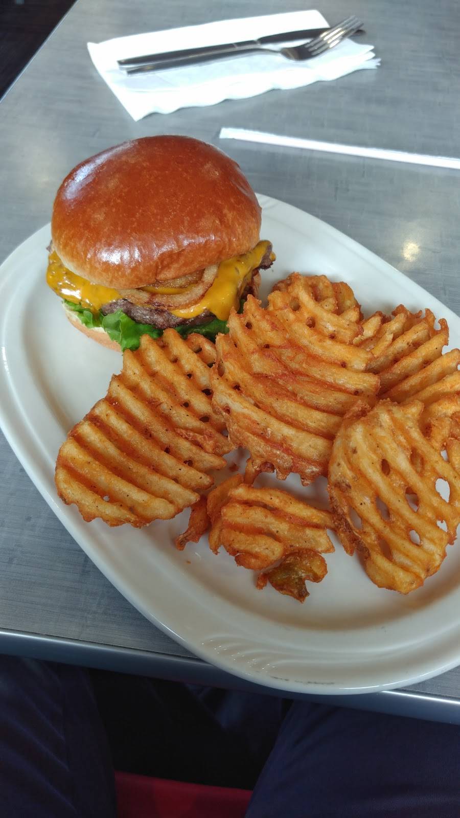 Friendlys | restaurant | 1405 Main St, Willimantic, CT 06226, USA | 8604238084 OR +1 860-423-8084