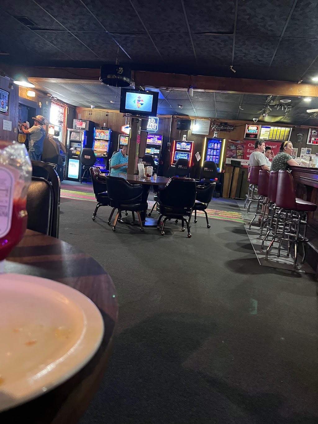 Cannonball Bar and Grill | restaurant | 1400 Fairview St, St Francisville, IL 62460, USA | 6189482548 OR +1 618-948-2548