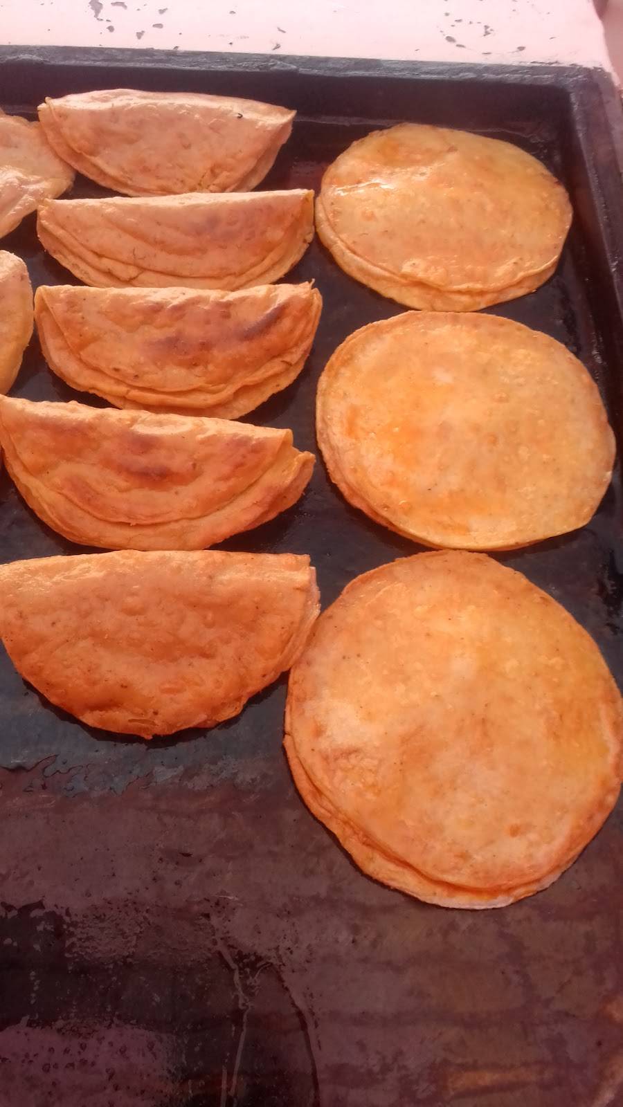 Birriería "El Moreno" | restaurant | Bosques Tropicales, Natura Seccion Bosques, Tijuana, B.C., Mexico | 0446645179580 OR +52 1 664 517 9580