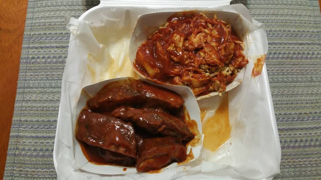 Ms Piggies Smokehouse | restaurant | 10612 Page Ave, St. Louis, MO 63132, USA | 3144287776 OR +1 314-428-7776