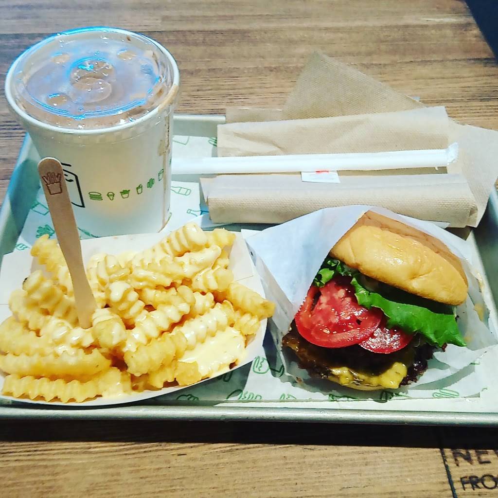Shake Shack | restaurant | 1400 14th St NW, Washington, DC 20005, USA | 2026020493 OR +1 202-602-0493