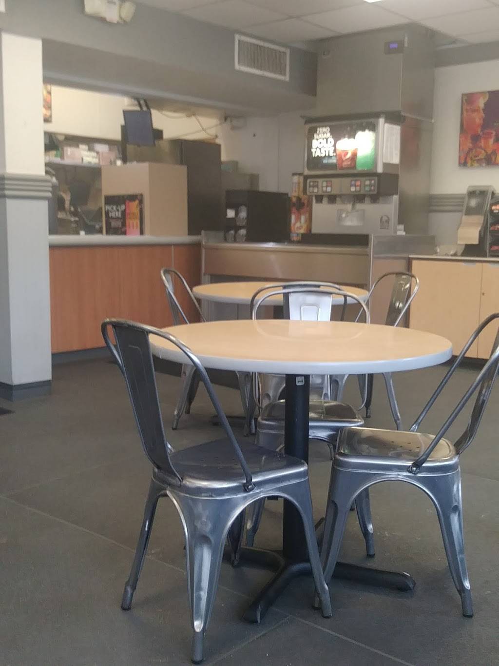 Taco Bell | meal takeaway | 15110 MN-7, Minnetonka, MN 55345, USA | 9529333199 OR +1 952-933-3199