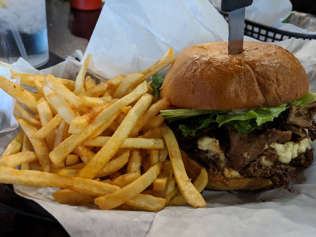 The Vault Bar & Grill | restaurant | 73 N Main St, Porterville, CA 93257, USA | 5597919370 OR +1 559-791-9370