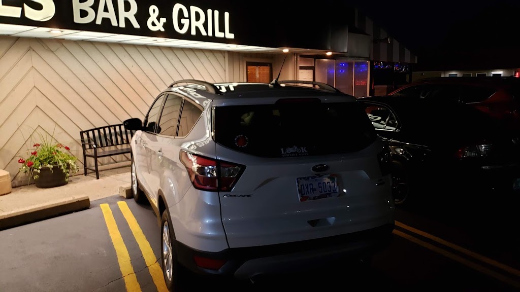 Stables Bar & Grill | restaurant | 14950 Middlebelt Rd, Livonia, MI 48154, USA | 7344271646 OR +1 734-427-1646