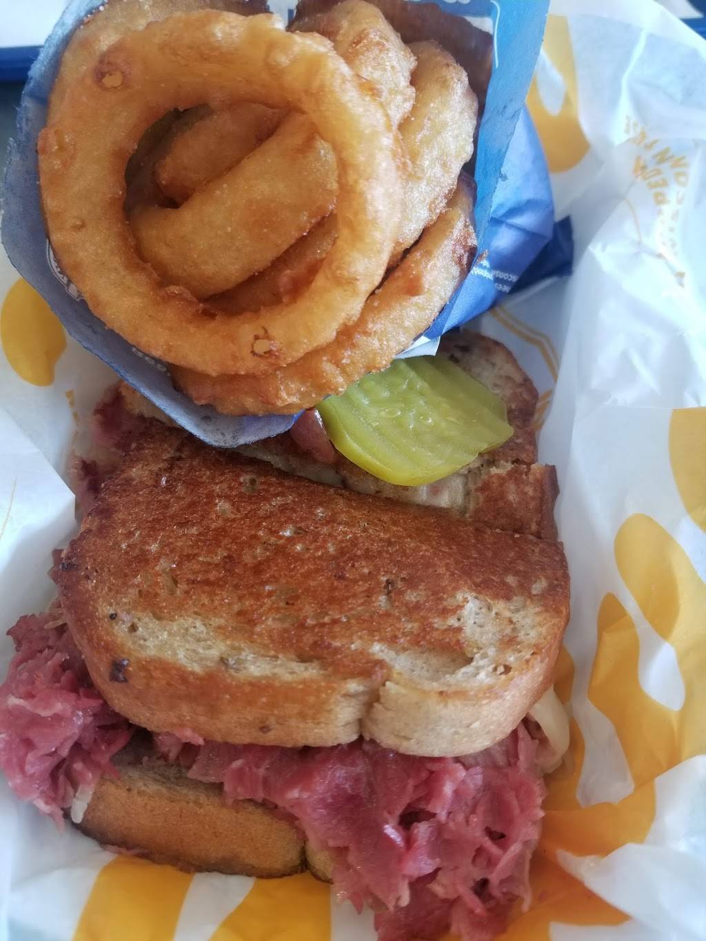 Culvers | restaurant | 4910 Cnty Rd V, DeForest, WI 53532, USA | 6088467575 OR +1 608-846-7575