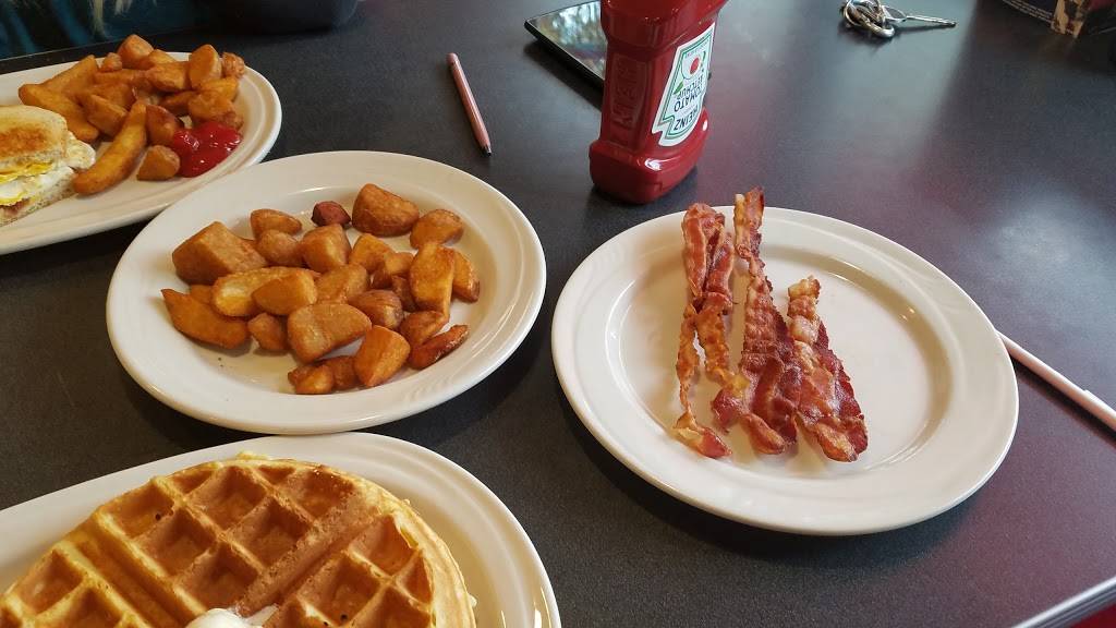 Friendlys | restaurant | 966 Grafton St, Worcester, MA 01604, USA | 5087983298 OR +1 508-798-3298