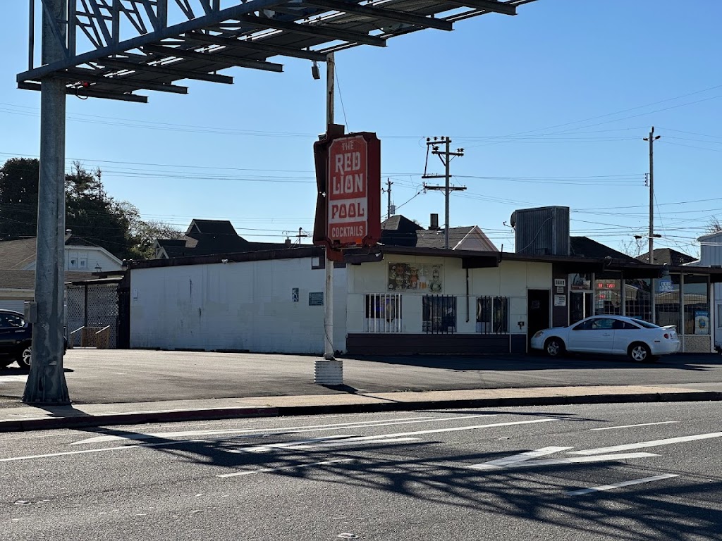 Little Red Lion Cocktail Lounge | restaurant | 1506 5th St, Eureka, CA 95501, USA | 7074441344 OR +1 707-444-1344