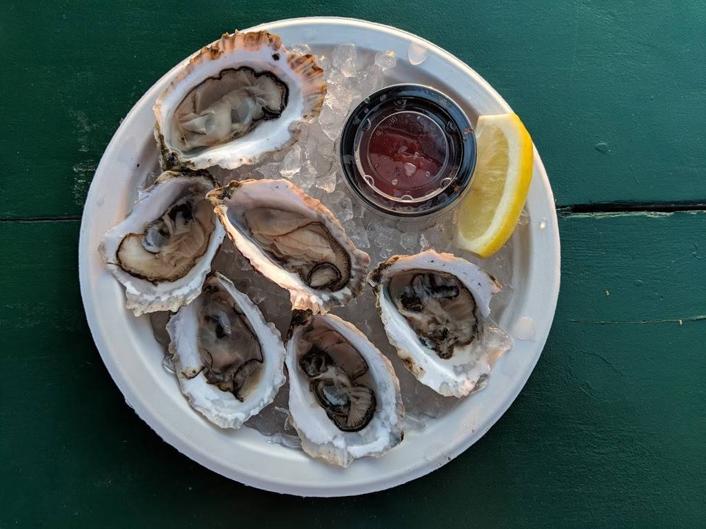 Macs On the Pier | restaurant | 265 Commercial St, Wellfleet, MA 02667, USA | 5083499611 OR +1 508-349-9611