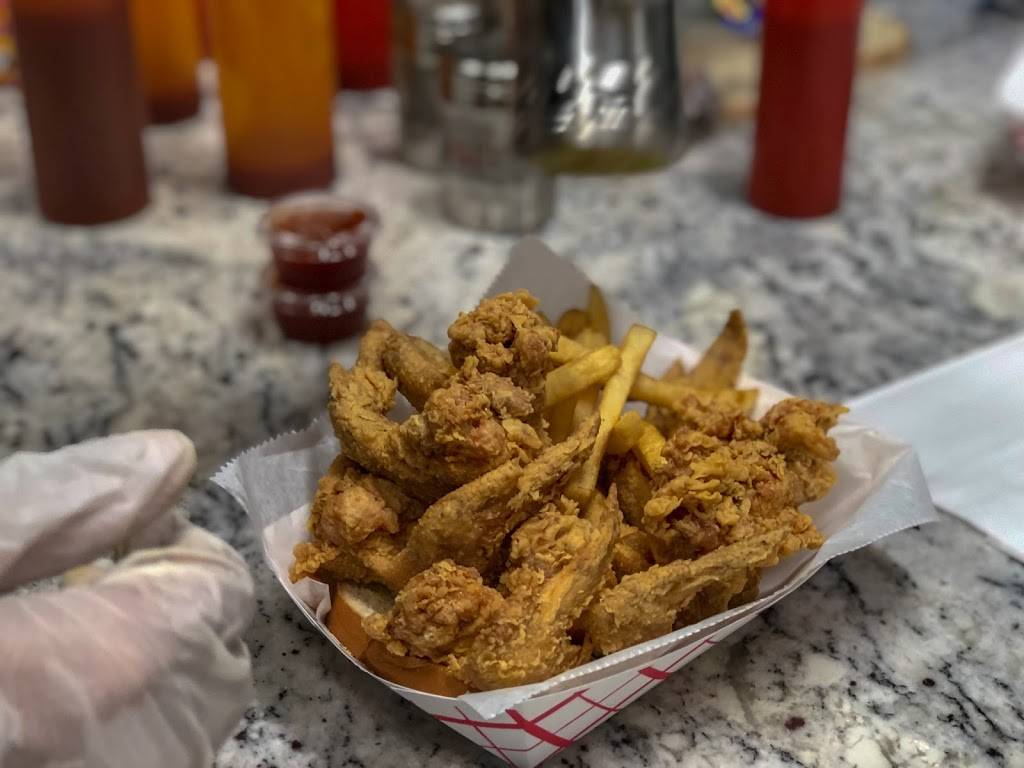 Harolds Shrimp & Chicken - Joliet | restaurant | 201 N Ottawa St, Joliet, IL 60432, USA | 8152805290 OR +1 815-280-5290