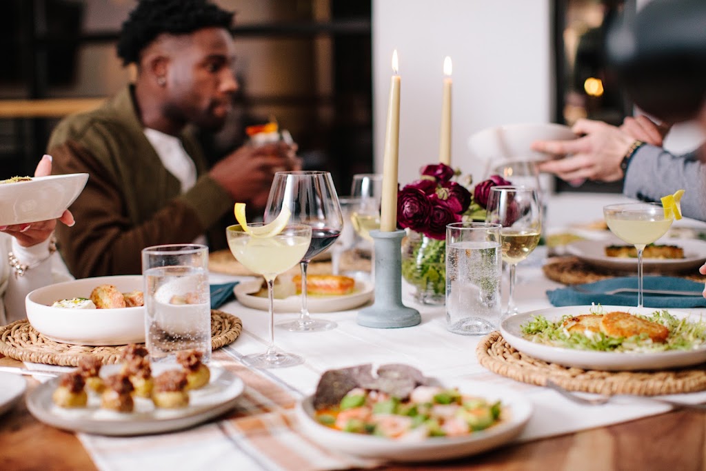 Entrée | restaurant | 1639 S Wabash Ave, Chicago, IL 60616, USA | 3125845998 OR +1 312-584-5998