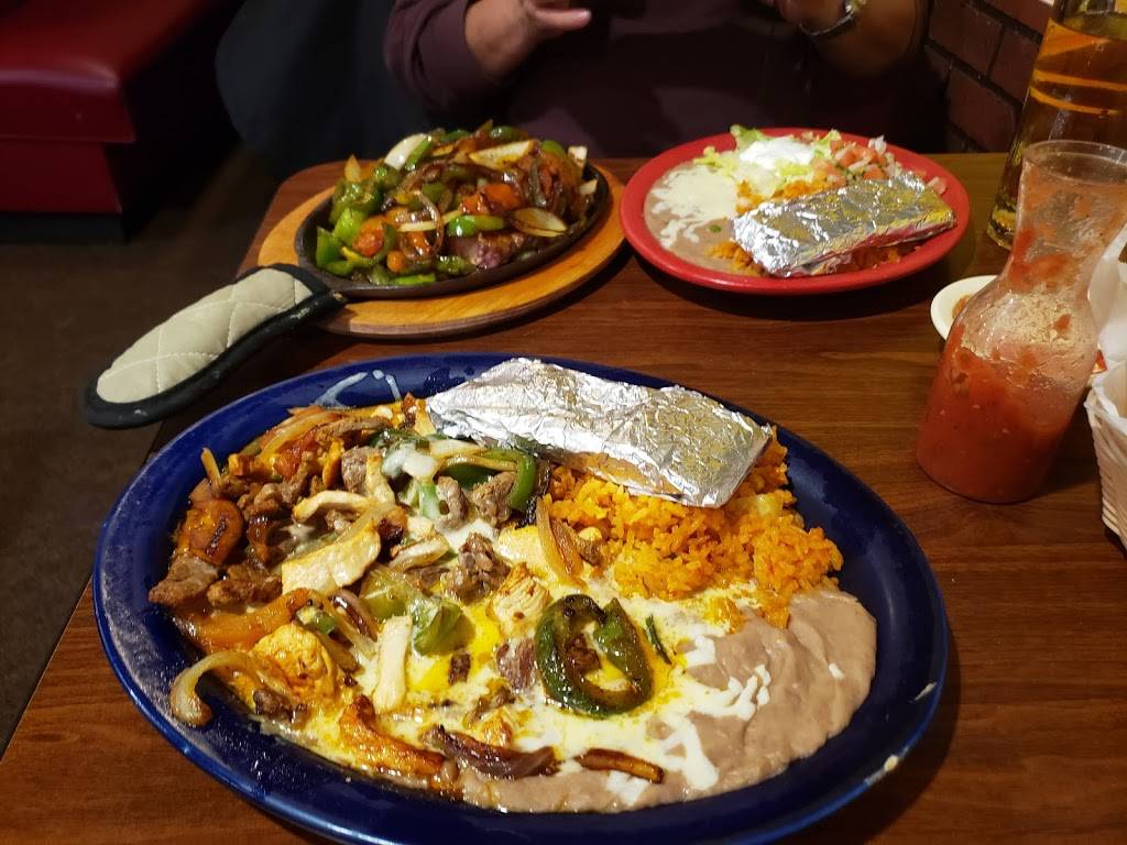 Don Chicos | restaurant | 903 W North St, Kendallville, IN 46755, USA | 2603471999 OR +1 260-347-1999