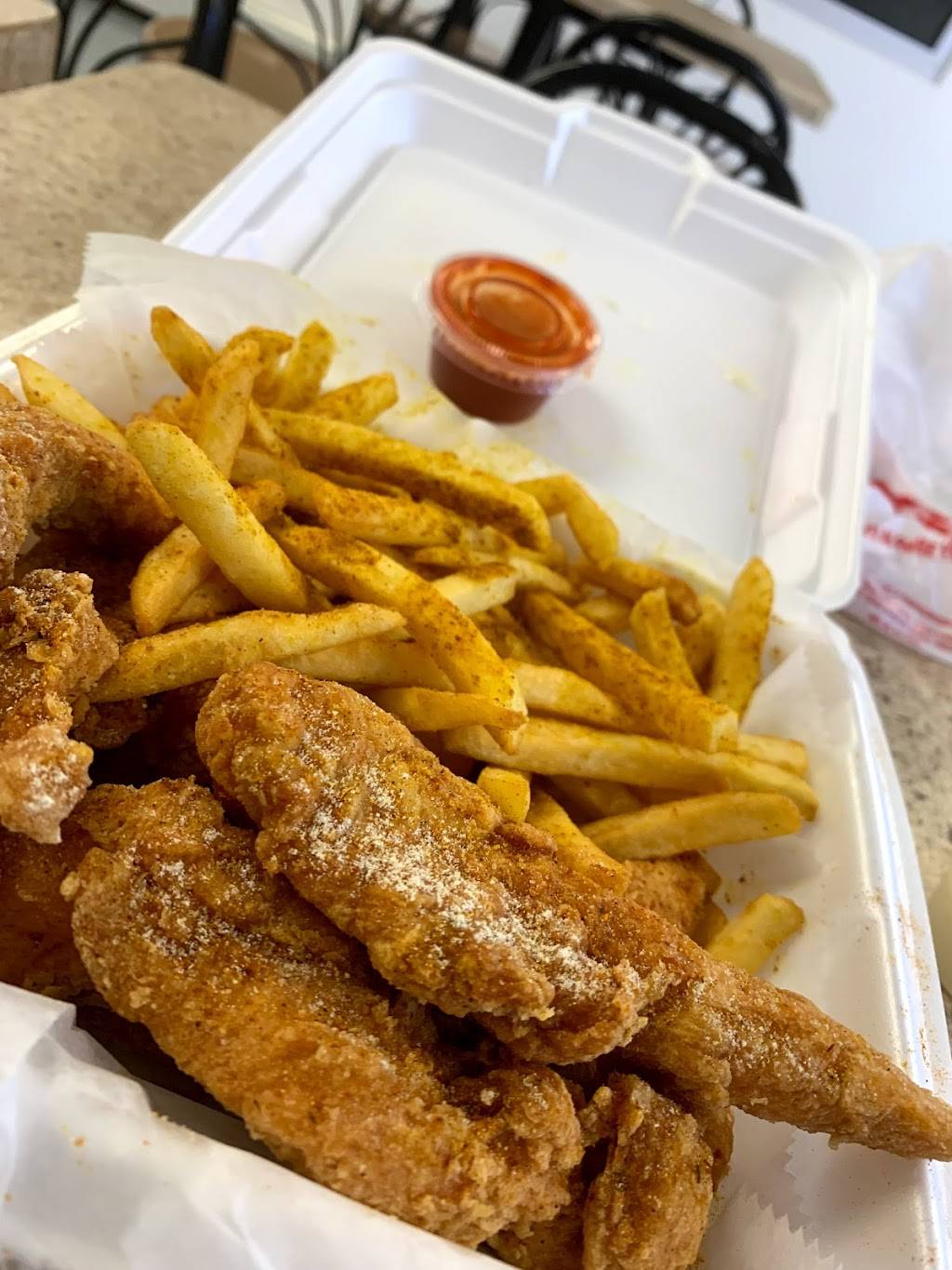 Lick a chick | restaurant | 3118 Auburn St, Rockford, IL 61101, USA | 8159979056 OR +1 815-997-9056