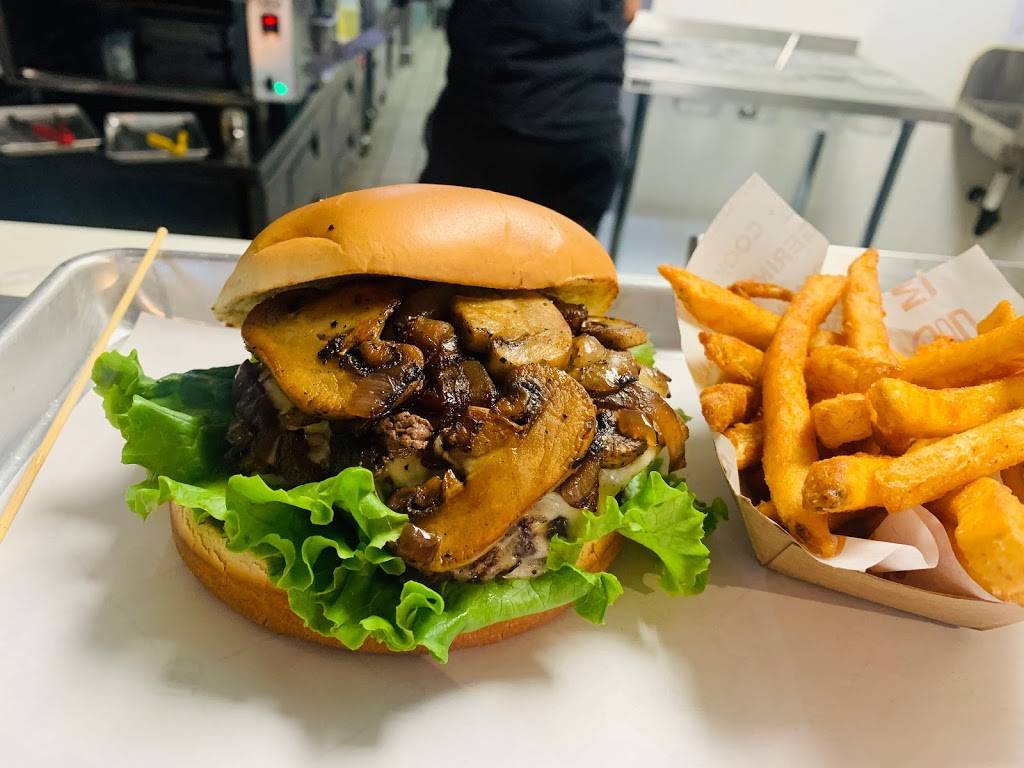 Chaloobys burgers and wings | restaurant | 414 Orange St, Redlands, CA 92373, USA | 9097921792 OR +1 909-792-1792