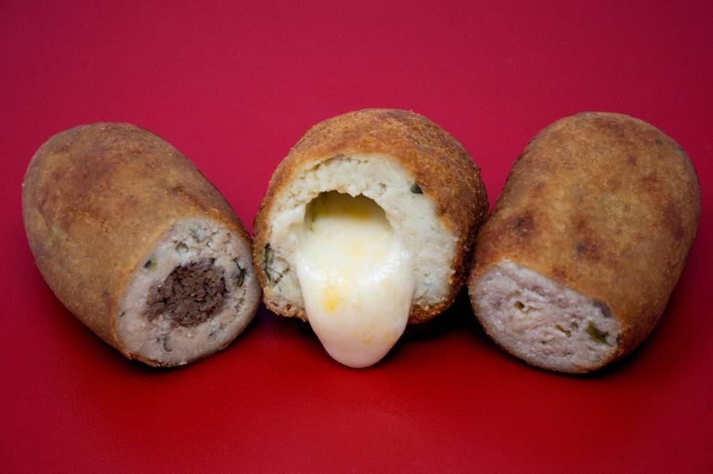 Empanada Monumental | restaurant | 206 W 236th St, The Bronx, NY 10463, USA | 7186764119 OR +1 718-676-4119