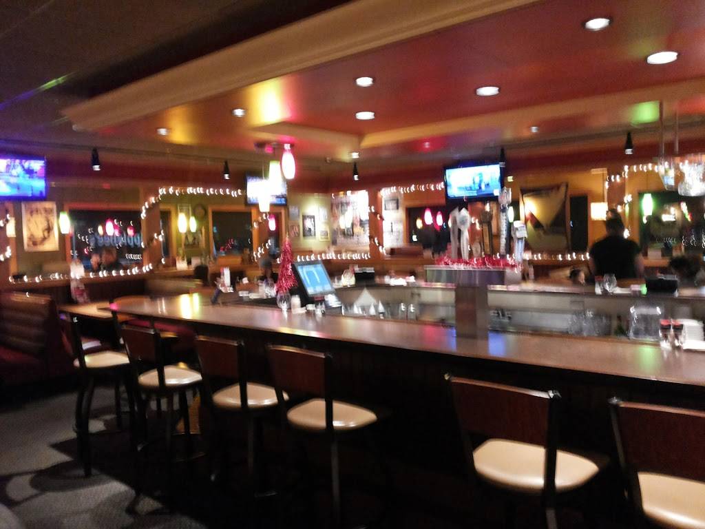 Applebees Grill + Bar | restaurant | 900 Lew Dewitt Blvd, Waynesboro, VA 22980, USA | 5409497300 OR +1 540-949-7300