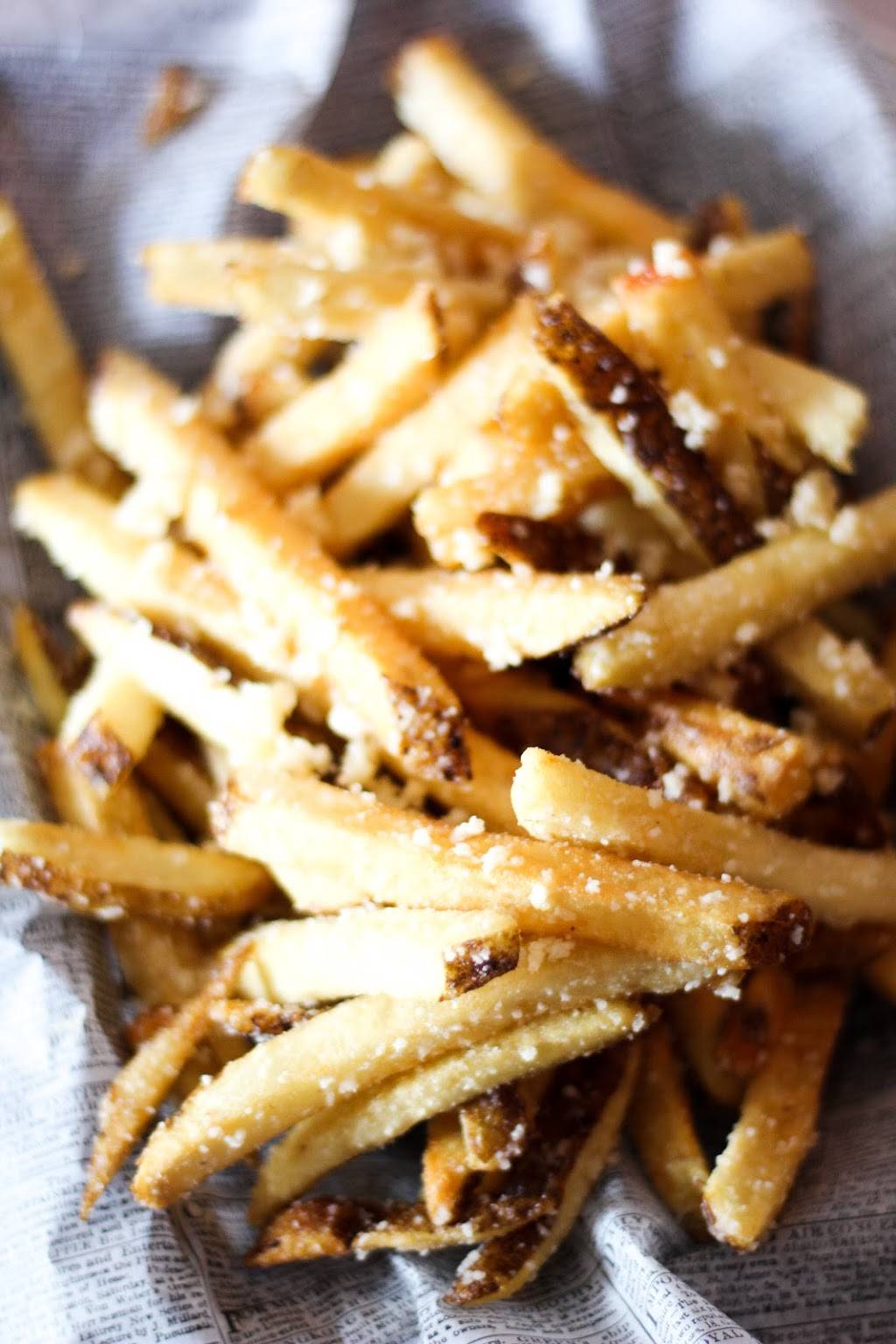 Willow st Tavern | restaurant | 477 Yarmouth Rd, Hyannis, MA 02601, USA | 7744705834 OR +1 774-470-5834