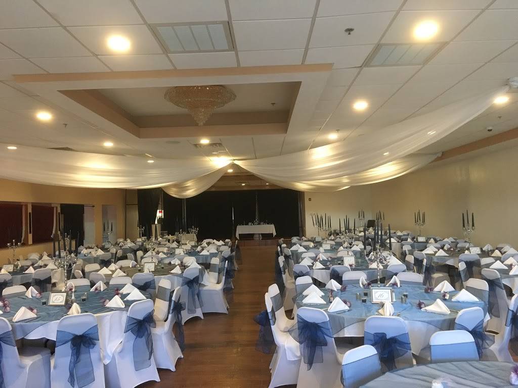 Santana Restaurant And Function Hall | restaurant | 684 Crescent St, Brockton, MA 02302, USA | 7742235327 OR +1 774-223-5327