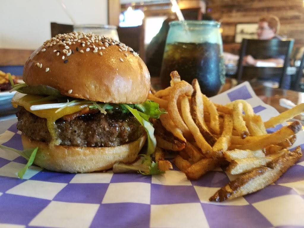 1836 Kitchen and Taproom | restaurant | 34 E Broad Way, Lovettsville, VA 20180, USA | 5406685835 OR +1 540-668-5835