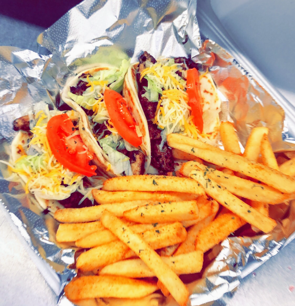 Grub House | restaurant | 3107 W 71st St, Chicago, IL 60629, USA | 7737892228 OR +1 773-789-2228