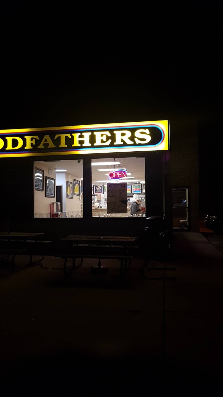 Godfathers Pizza | restaurant | 333 James St, Delhi, ON N4B 2B6, Canada | 5195821112 OR +1 519-582-1112