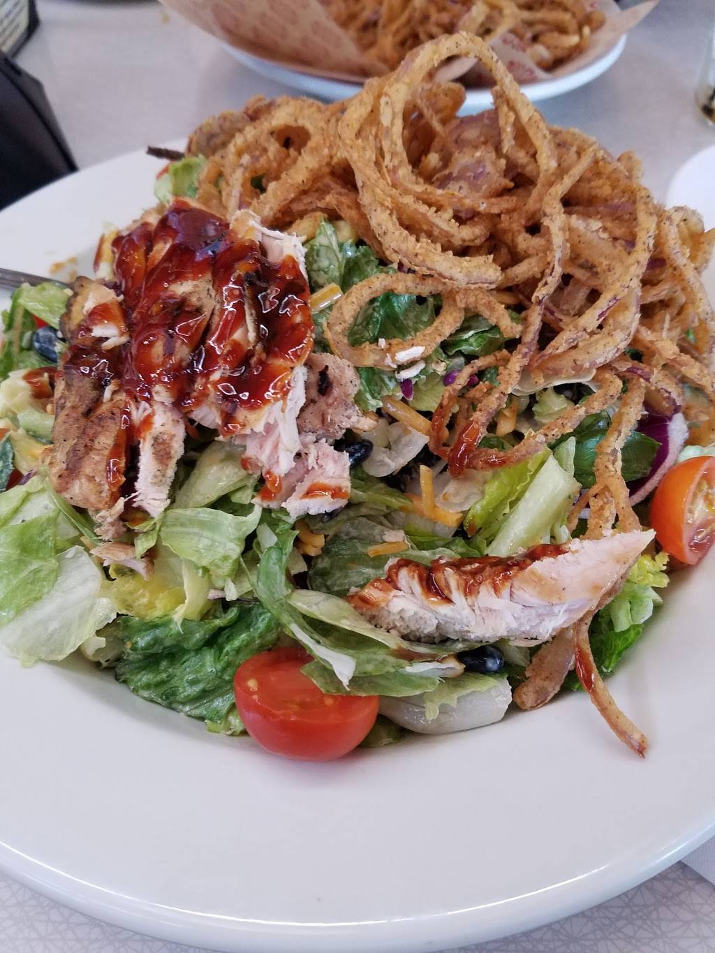 Lucilles Smokehouse Bar-B-Que | restaurant | 40748 Winchester Rd, Temecula, CA 92591, USA | 9517197427 OR +1 951-719-7427