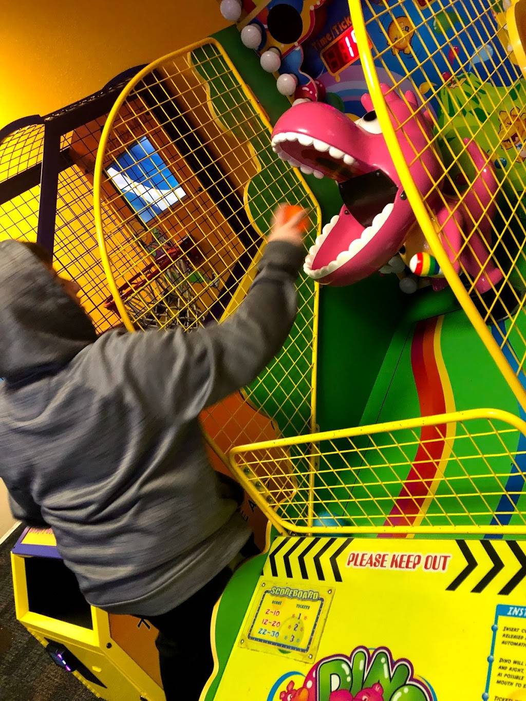 Chuck E. Cheese | restaurant | 3240 Lancaster Dr NE, Salem, OR 97305, USA | 5033640425 OR +1 503-364-0425