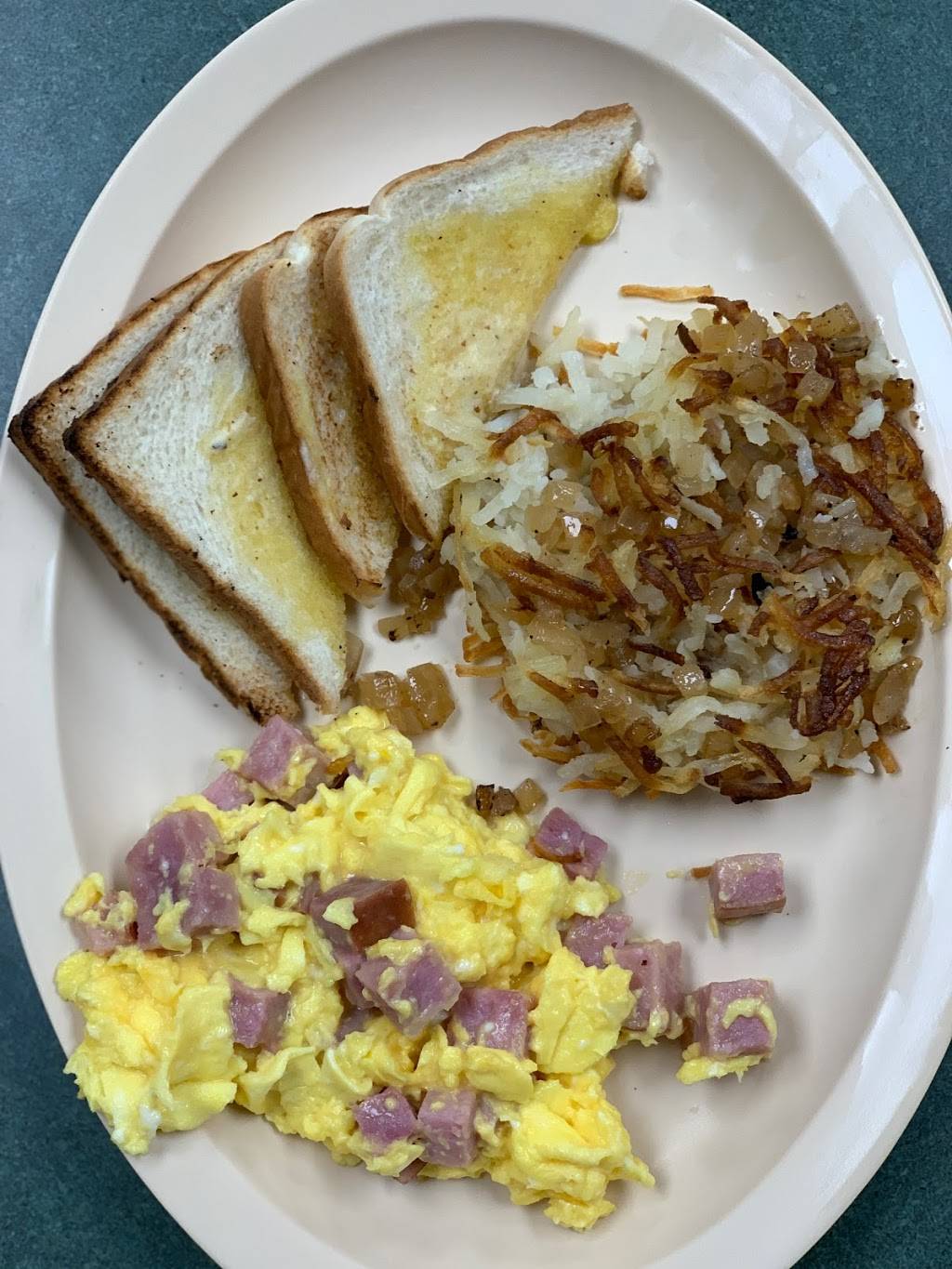 The Country Skillet | restaurant | In DeSoto Plaza, 1283 Main St, Southaven, MS 38671, USA | 6622802060 OR +1 662-280-2060