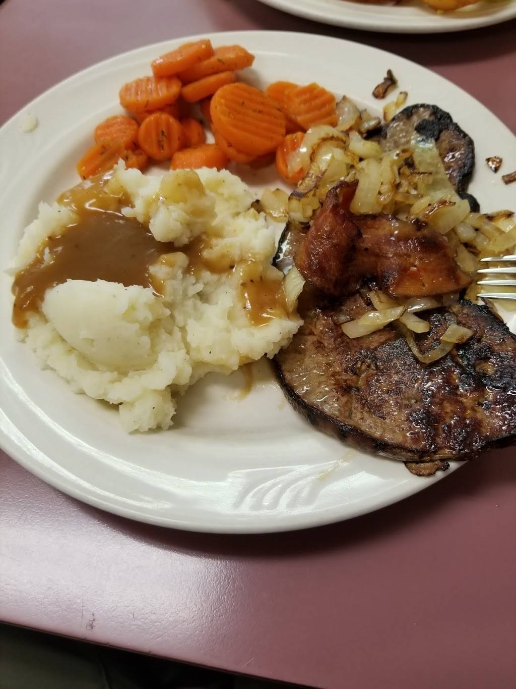 Greenwoods Cafe | restaurant | 116 S Walnut St, Reedsburg, WI 53959, USA | 6085246203 OR +1 608-524-6203