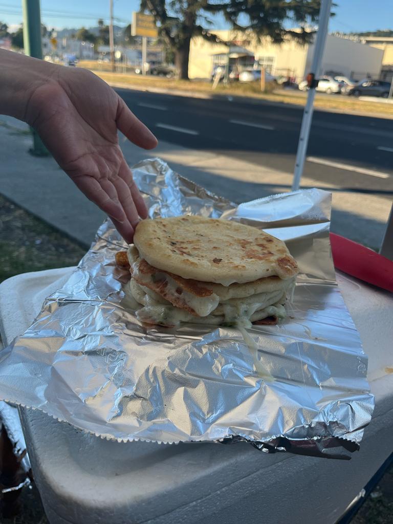 Pupuseria Leiva | restaurant | Church St, Oakland, CA 94605, USA | 5107472327 OR +1 510-747-2327