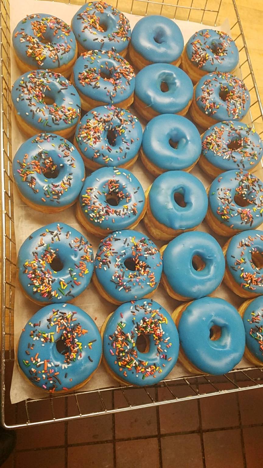 Sunny Donuts | bakery | 724 Highland Ave # A, National City, CA 91950, USA | 6194773222 OR +1 619-477-3222