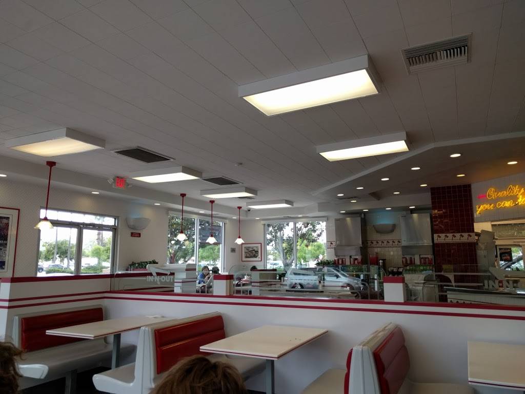In-N-Out Burger | restaurant | 1159 N Rengstorff Ave, Mountain View, CA 94043, USA | 8007861000 OR +1 800-786-1000