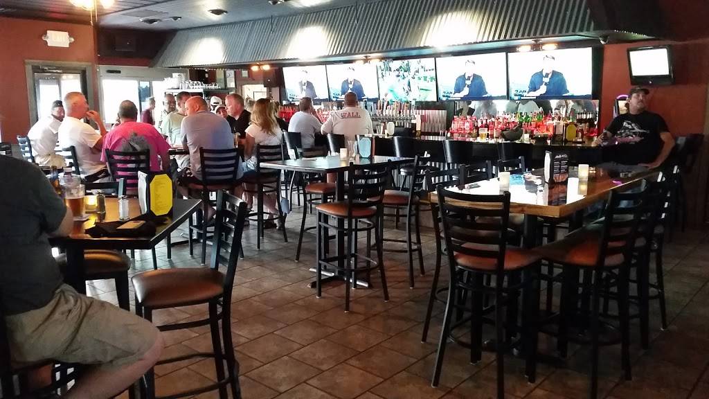 Driftwood Bar and Grill | restaurant | 1103 E Lake Dr, Novi, MI 48377, USA | 2486689005 OR +1 248-668-9005