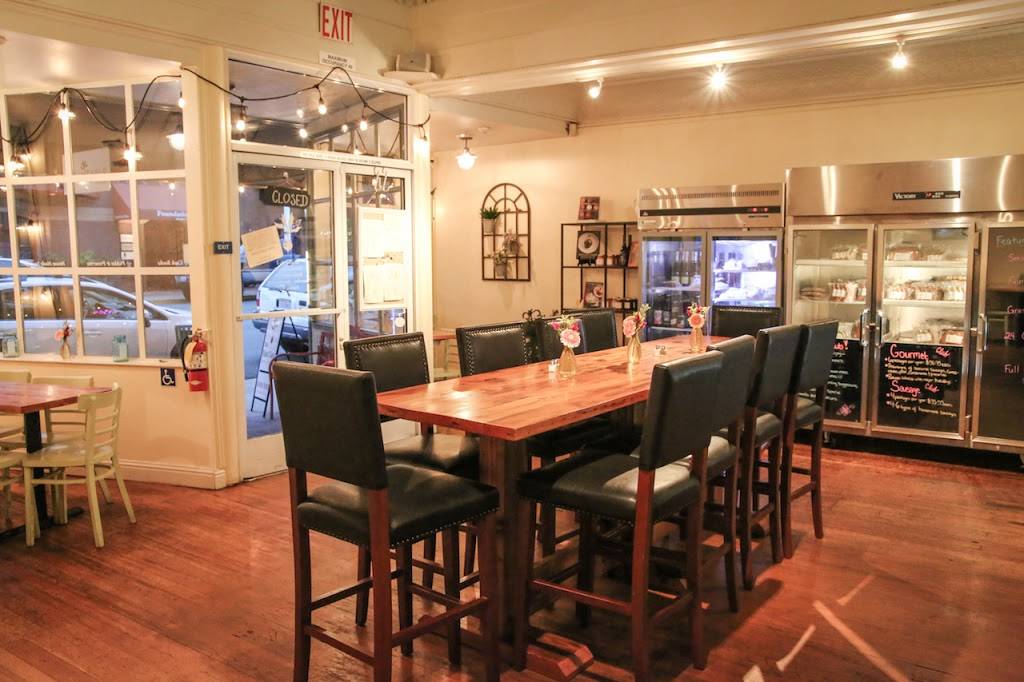 The Farm Table Restaurant | restaurant | 311 Main St, Placerville, CA 95667, USA | 5302958140 OR +1 530-295-8140