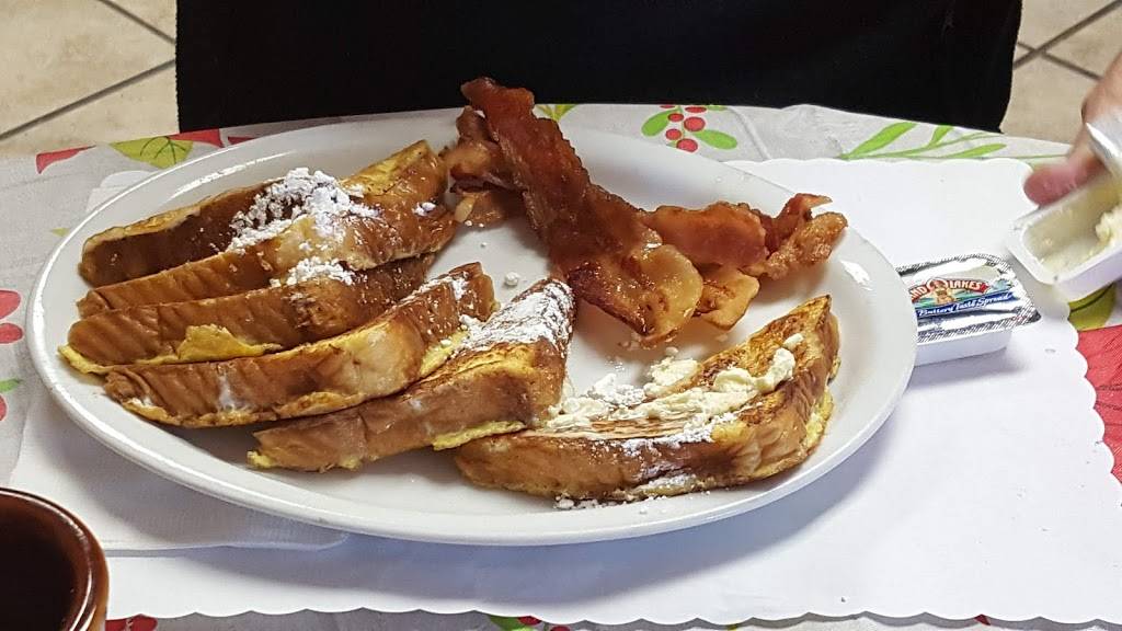 Moms Place | restaurant | 501 Hoult Rd, Fairmont, WV 26554, USA | 3045348055 OR +1 304-534-8055