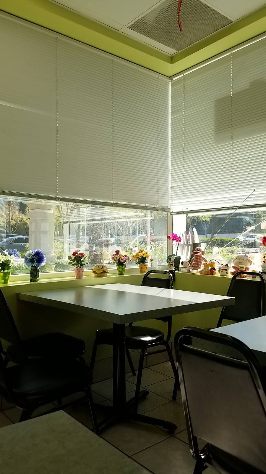 Vista Pointe Deli | meal takeaway | 21680 Gateway Center Dr # 130, Diamond Bar, CA 91765, USA | 9098614966 OR +1 909-861-4966