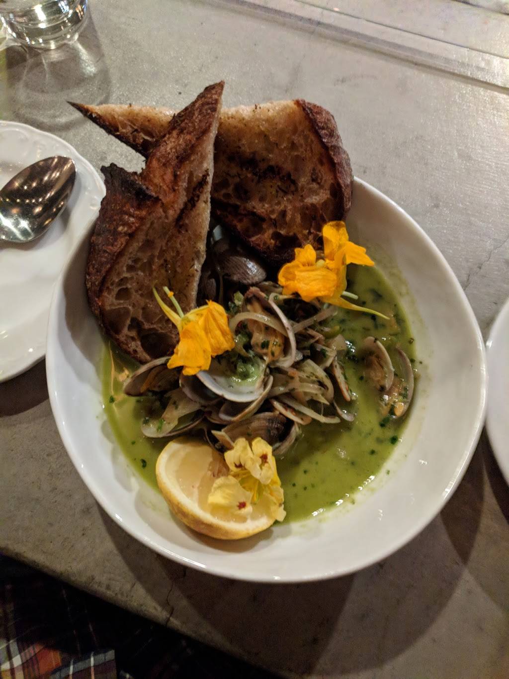 Kettle Black | restaurant | 3705 Sunset Blvd, Los Angeles, CA 90026, USA | 3236413705 OR +1 323-641-3705