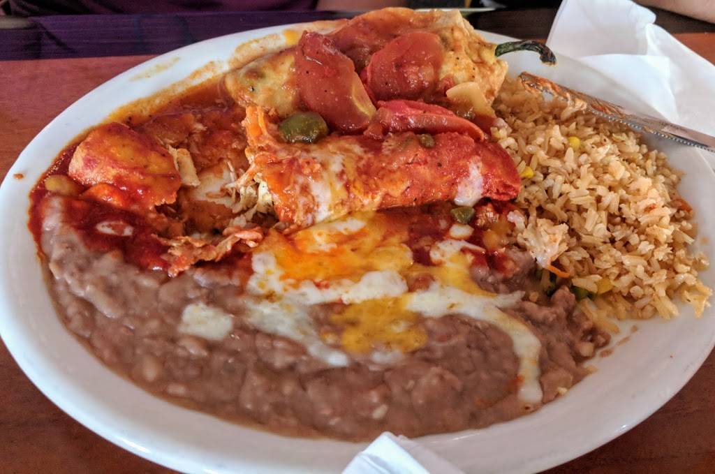 Super Antojitos | restaurant | 341 E First St, Tustin, CA 92780, USA | 7148322252 OR +1 714-832-2252