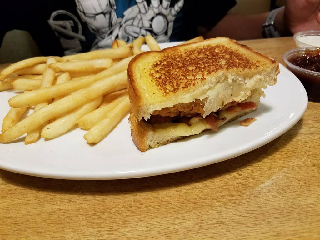 Perkins | bakery | 5265 N Port Washington Rd, Milwaukee, WI 53217, USA | 4149620623 OR +1 414-962-0623