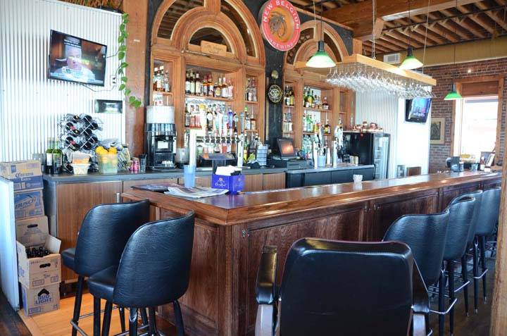 The Drake | restaurant | 106 Washington St, Burlington, IA 52601, USA | 3197541036 OR +1 319-754-1036