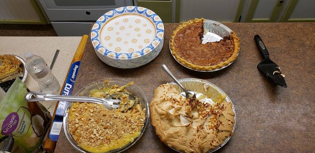 Gannys Pie Shop | restaurant | 6018 TX-37, Winnsboro, TX 75494, USA | 9032430992 OR +1 903-243-0992