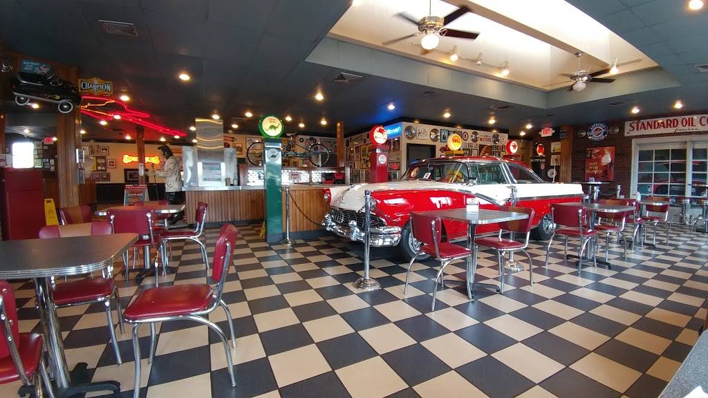 Spangles | restaurant | 415 S West St, Wichita, KS 67213, USA | 3169423479 OR +1 316-942-3479